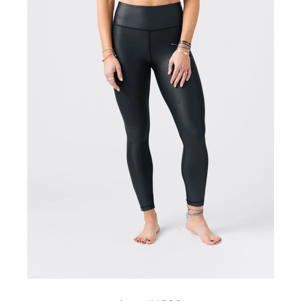 Zyia Metallic Light and tight leggings